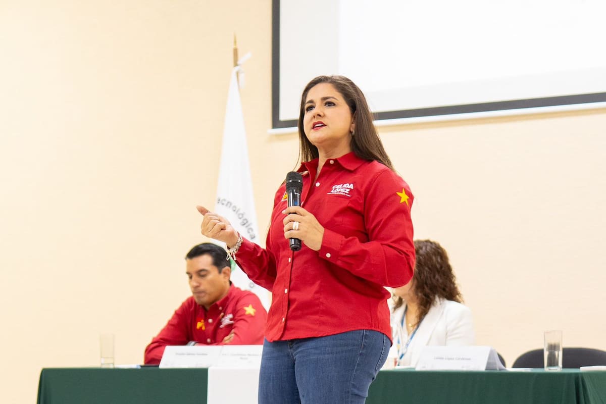 Célida y Froylán se comprometen con el futuro de los jóvenes