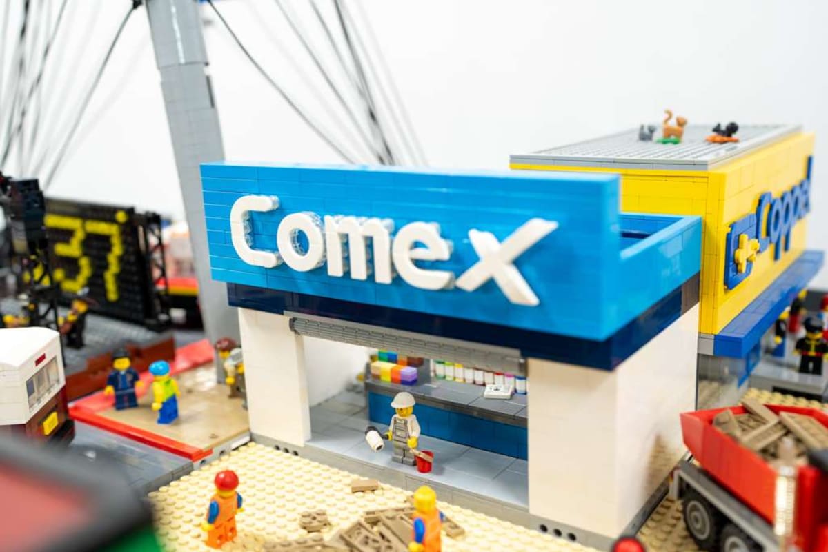 Una exhibición inspirada en los lugares más emblemáticos de Tijuana sorprendió a visitantes con réplicas hechas de LEGO para conmemorar el aniversario de la ciudad.
Fotos: Border Zoom.