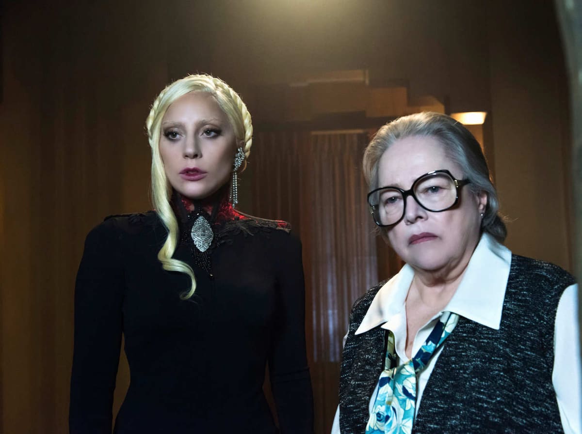 Checking In’ (Temporada 5: Hotel, Episodio 1)