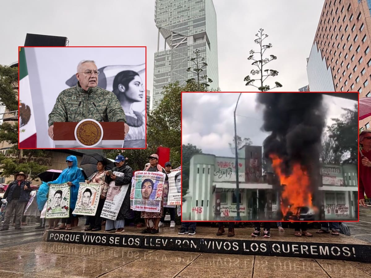 Familiares de los 43 incendian camión en protesta en Campo Militar 1. | Crédito: Captura de video/Especial