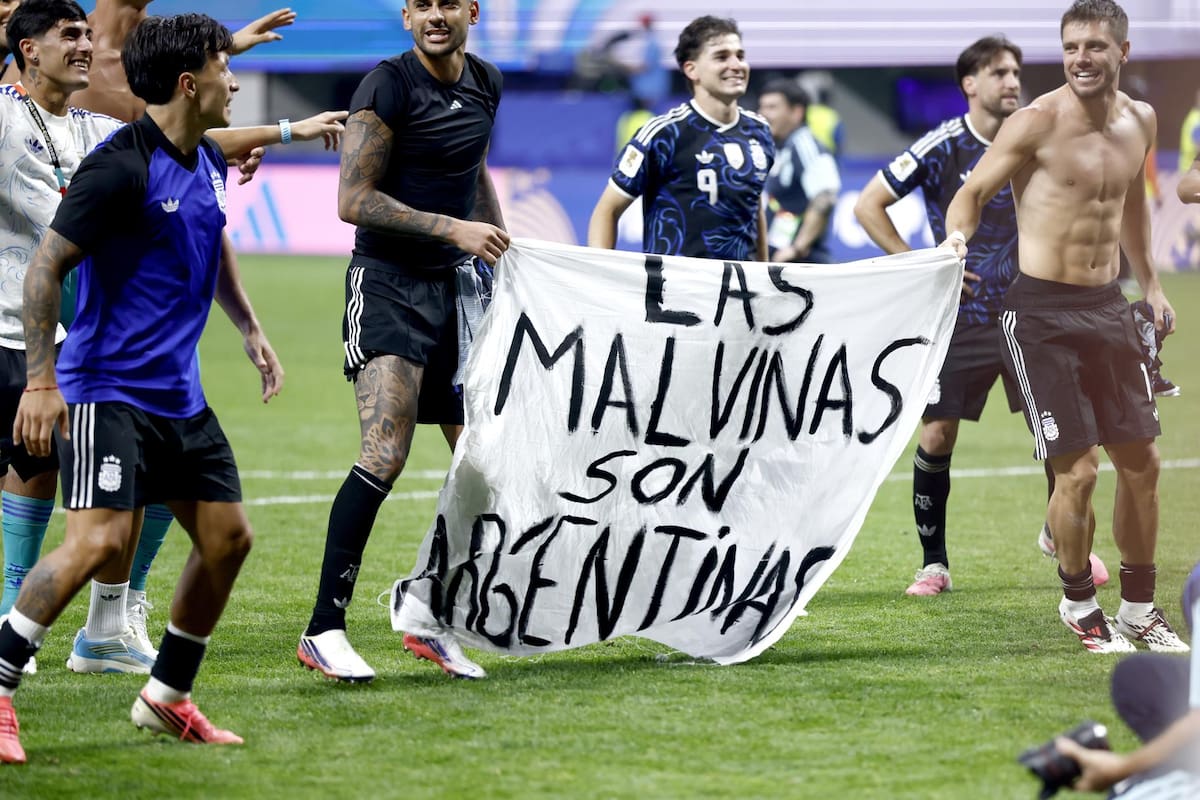 FIFA abre expedientes contra jugadores de Argentina tras la final del Mundial; también investiga pancarta sobre las Islas Malvinas