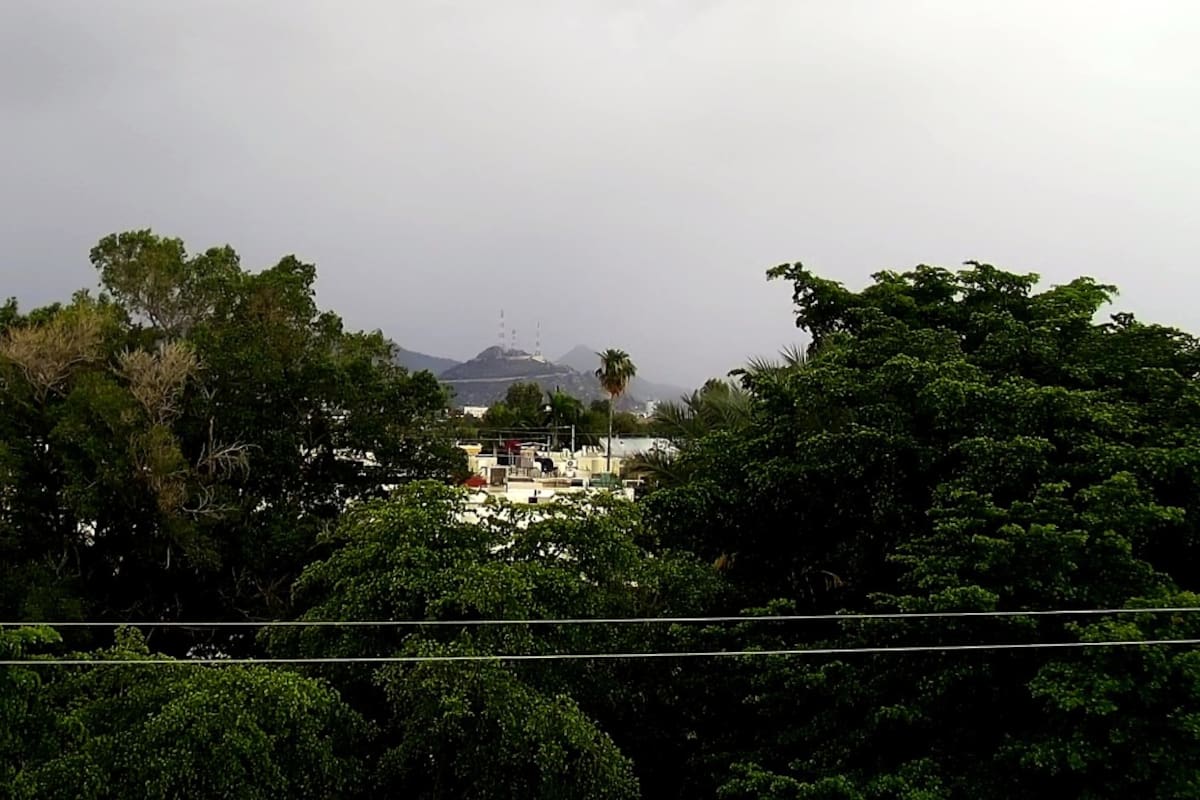 “Polo” no llegó a Hermosillo: la ciudad esperaba lluvias y viento, pero quedó fuera del impacto del ciclón; habitantes tomaron precauciones ante un escenario que finalmente no ocurrió