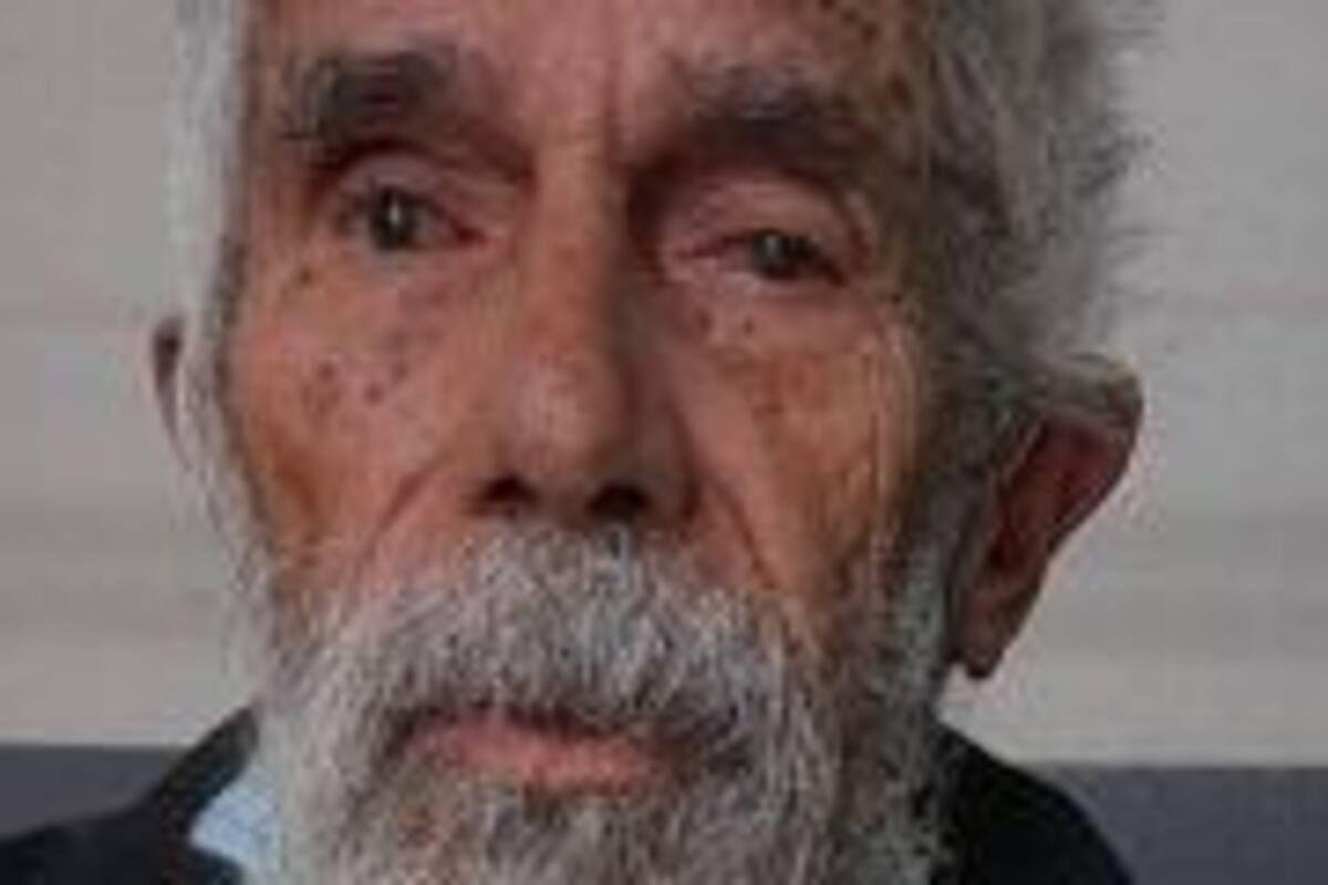 Buscan a familia de adulto mayor desorientado