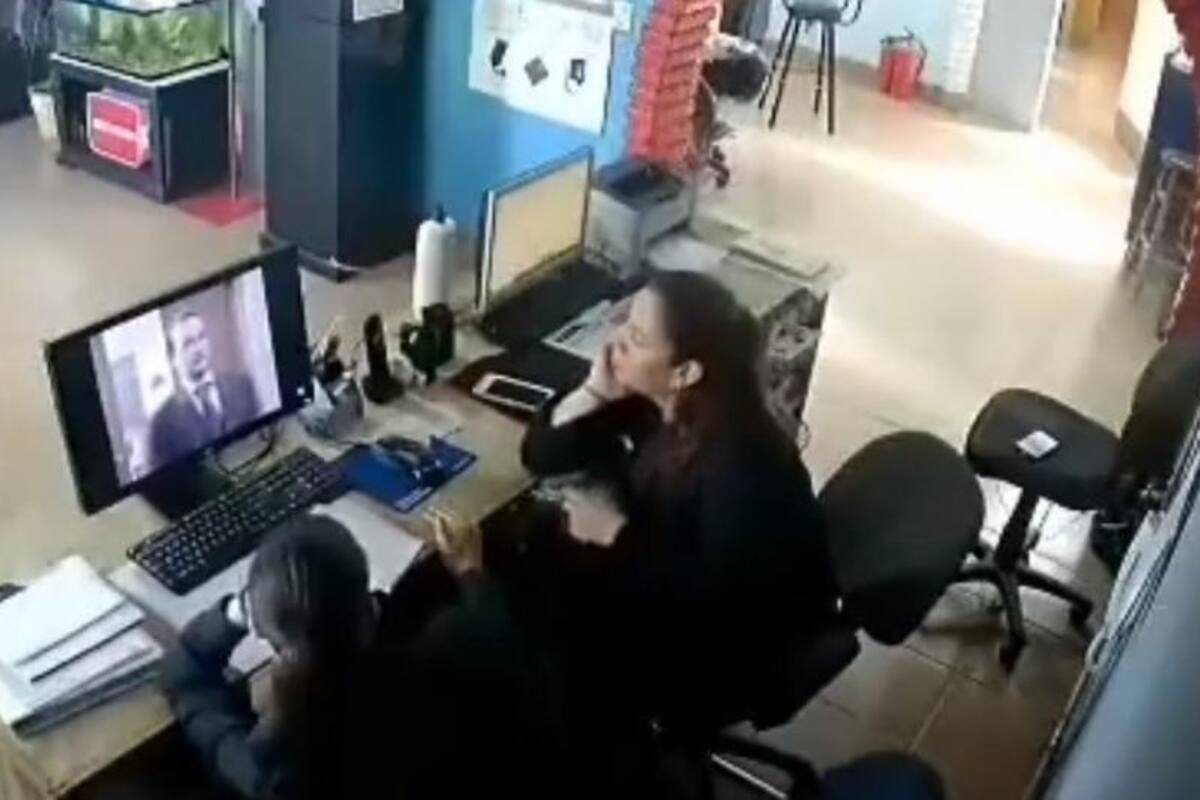 Viral: Jefe sorprende a sus empleadas mirando películas en su horario de trabajo