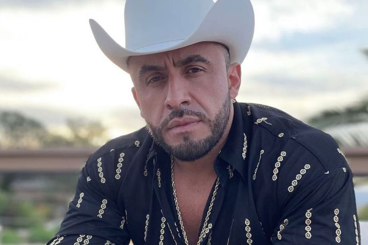 ¡Sin calzones! Juan Rivera protagoniza vergonzoso momento en el gimnasio