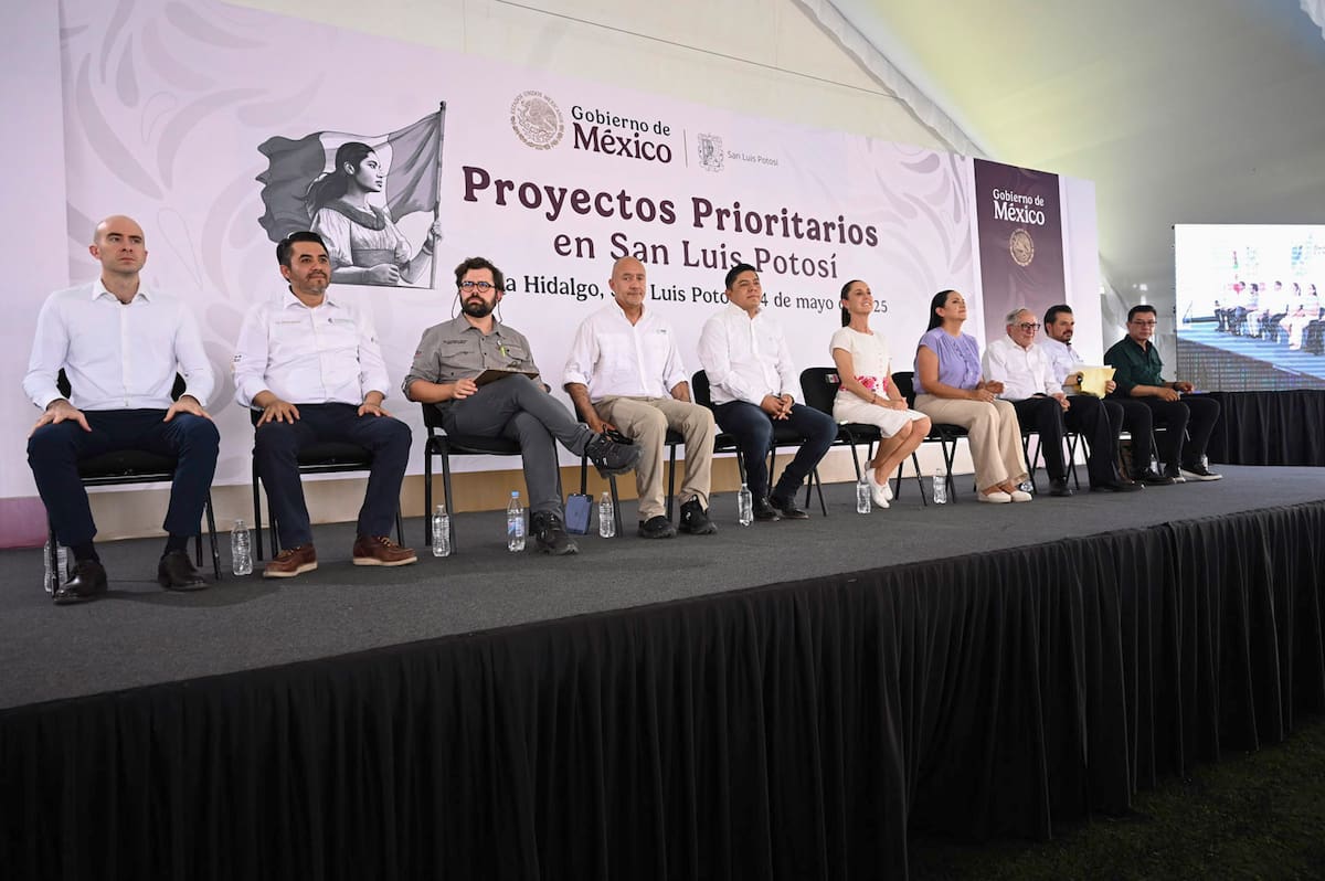 Villa Hidalgo, San Luis Potosí, México, 23 de mayo de 2025.
La doctora Claudia Sheinbaum Pardo, presidenta Constitucional de los Estados Unidos Mexicanos preside Proyectos Prioritarios en San Luis Potosí presentó "Salud Casa por Casa", un programa federal que brinda servicios médicos preventivos directamente en los hogares.
Foto: Presidencia