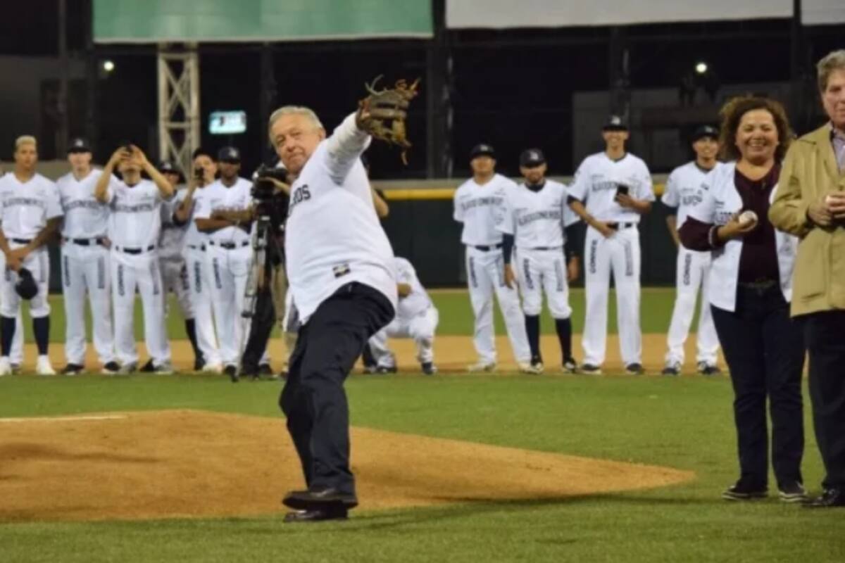 "Me dejan de hablar porque le van a los Yankees": AMLO