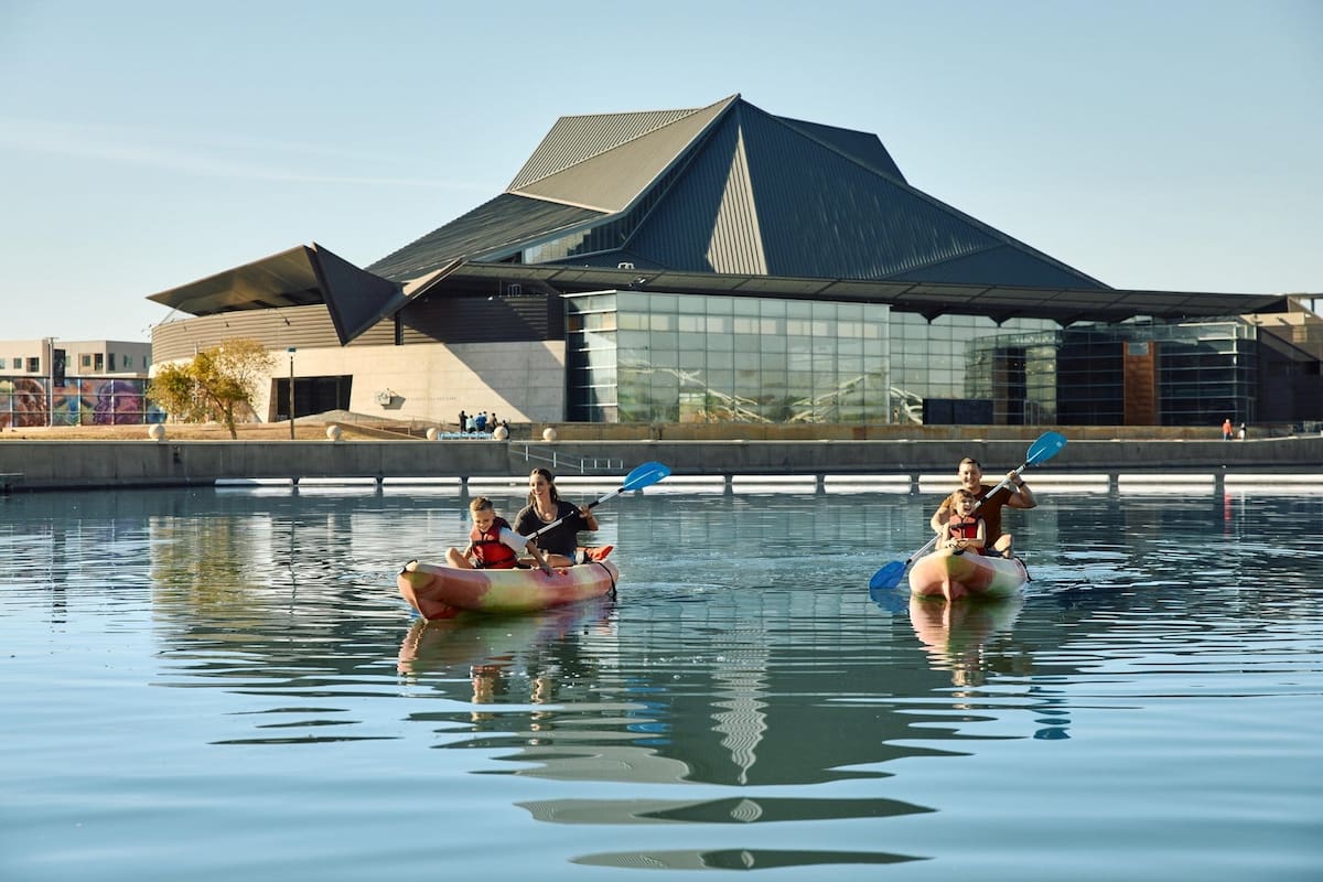 Kiwanis Recreation Center en Tempe: diversión familiar y alberca de olas en Arizona