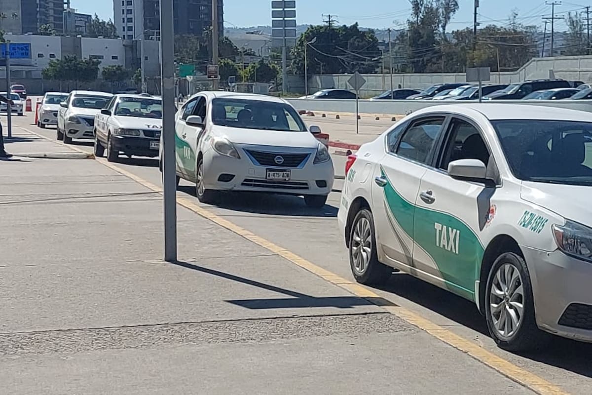 Afectación de narcobloqueos también afectó a taxistas de la Central Camionera