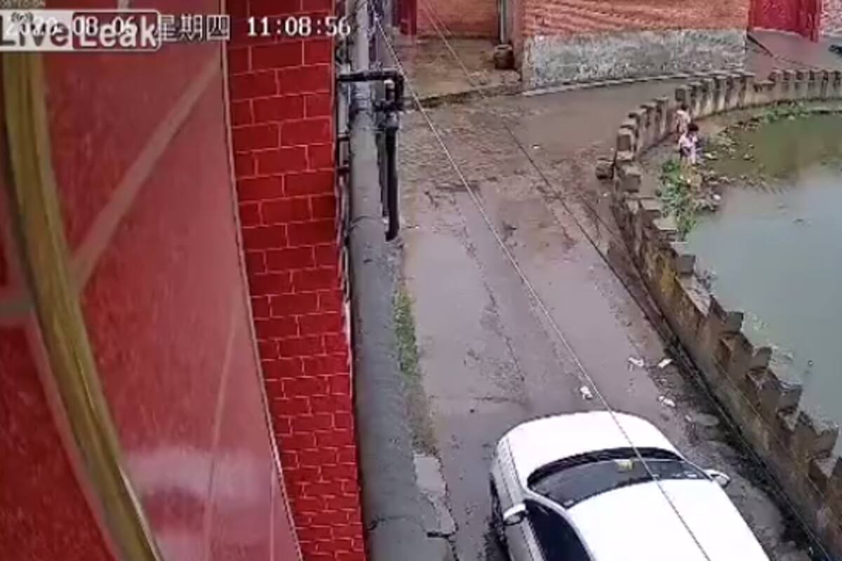 Dramático momento en el que dos niñas casi fallecen ahogadas