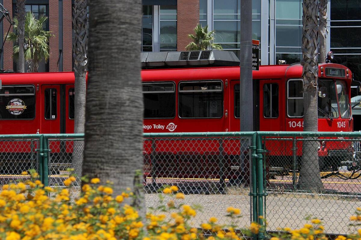 Avanzan proyectos del Trolley binacional y el Ferry de Ensenada: Economía