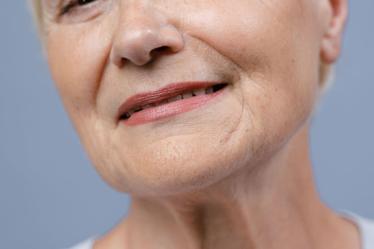 Cómo maquillar labios delgados para darles volumen