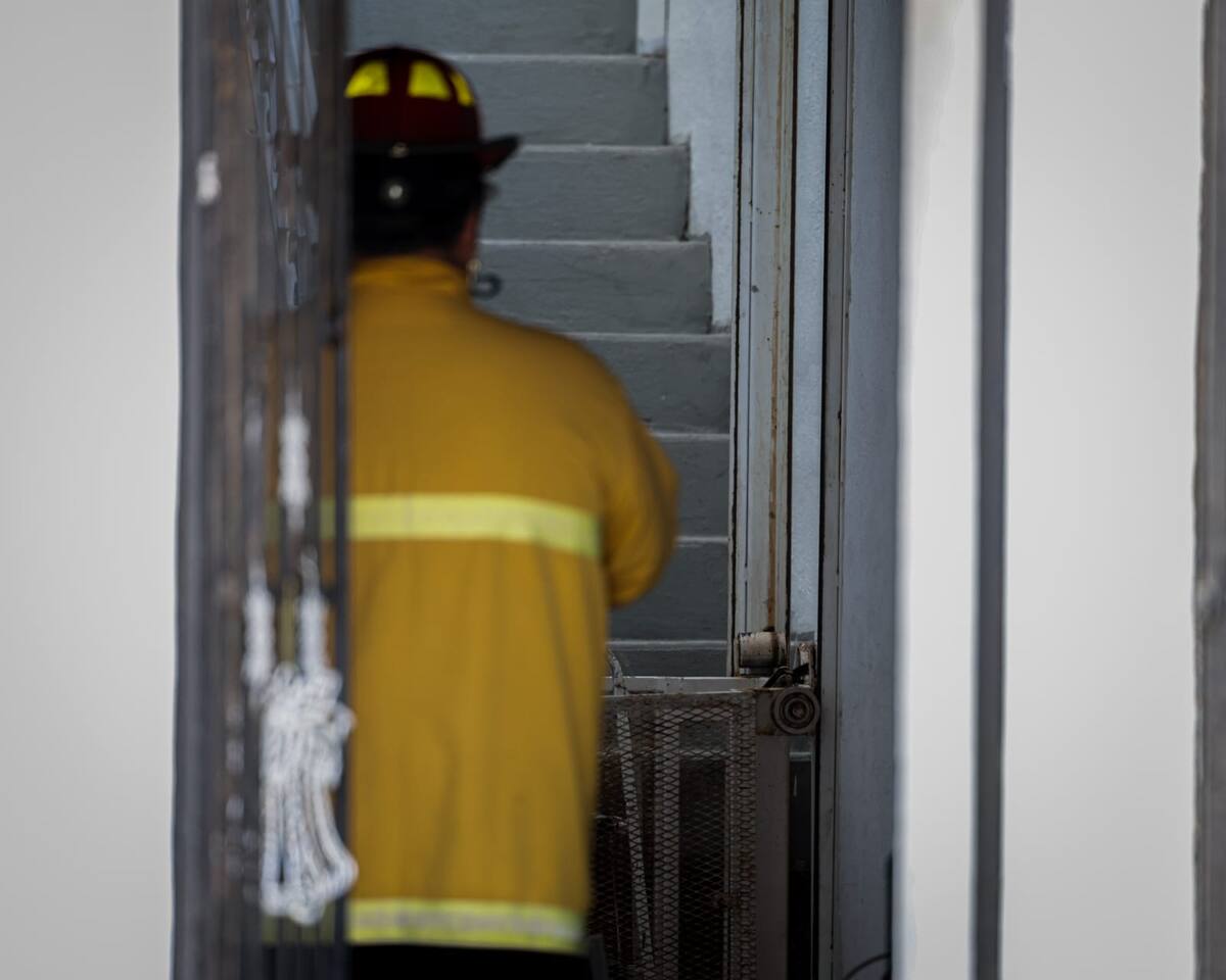 Personal de Bomberos acudió a rescatar a los lesionados.