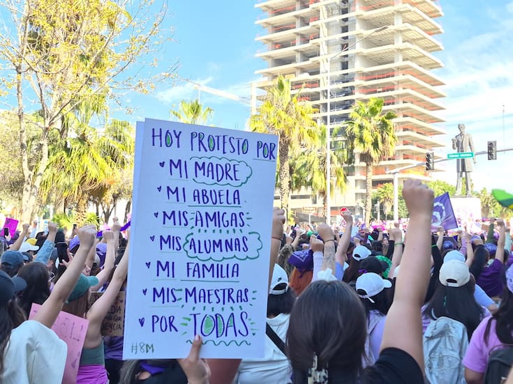 Miles de mujeres se manifestaron en Tijuana durante el 8M para exigir justicia por víctimas de feminicidio