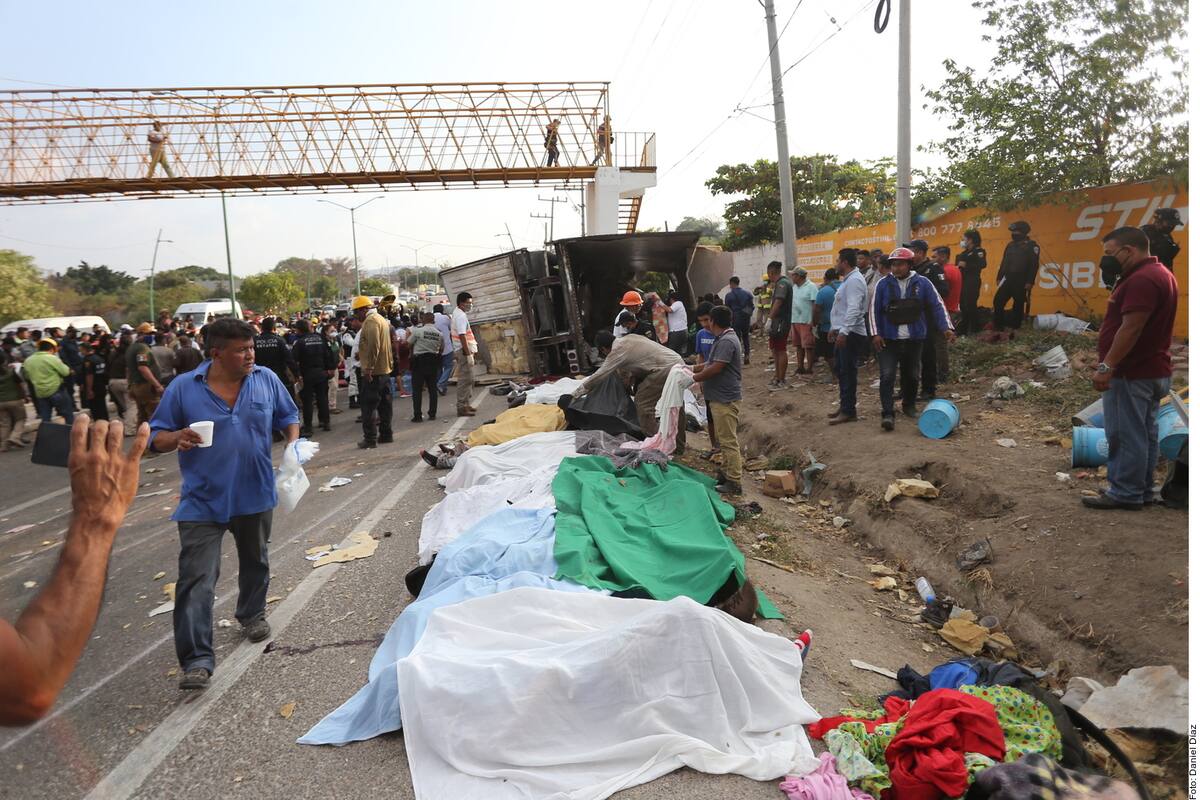 Identifican a 21 de los 56 migrantes que murieron en accidente en Chiapas