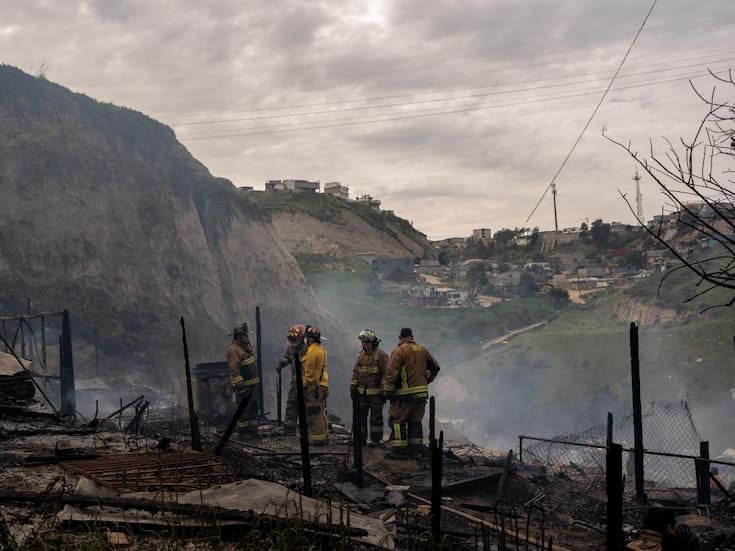 Incendio en zona de difícil acceso deja cinco viviendas consumidas