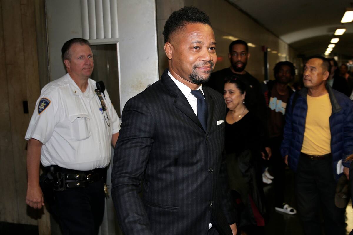 Cuba Gooding Jr. sale de un tribunal en Nueva York el jueves 10 de octubre de 2019. El actor está acusado de manosear el seno de una mujer de 29 años en un bar de Nueva York el pasado 9 de junio. (AP Foto/Seth Wenig)
