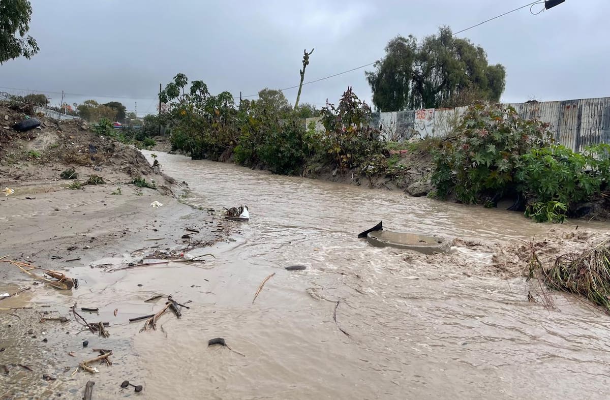 Las fuertes lluvias han provocado inundaciones en el arroyo Huahuatay.