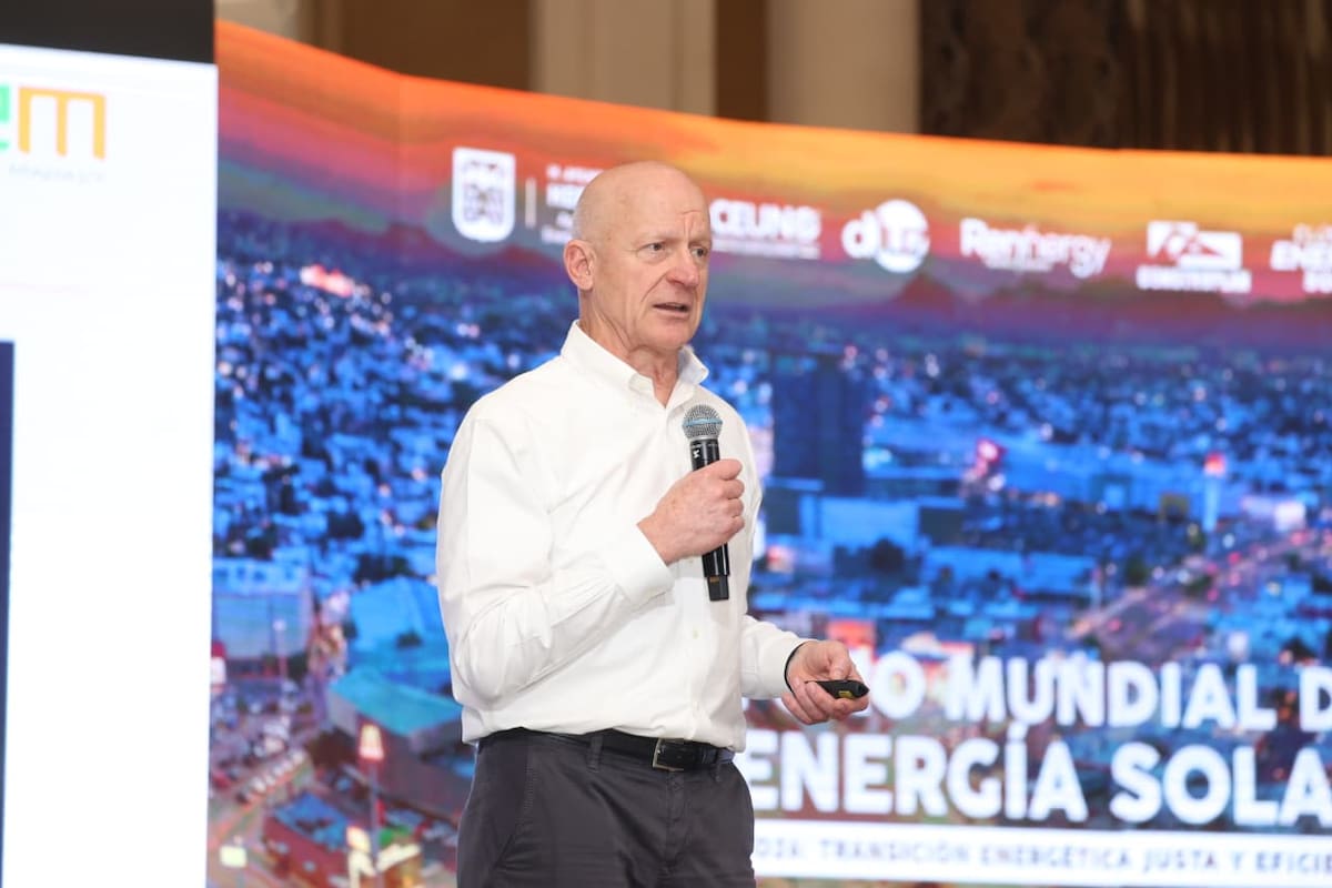 Hans-Joachim Kohlsdorf durante su presentación en el Foro Mundial de Energía Solar. | Crédito: Julián Ortega