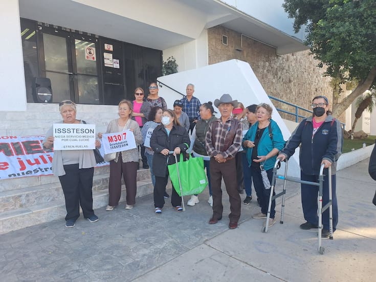 Movimiento 30 de Julio protesta por iniciativa pendiente desde 2024 que busca igualdad de género y mejoras en Isssteson