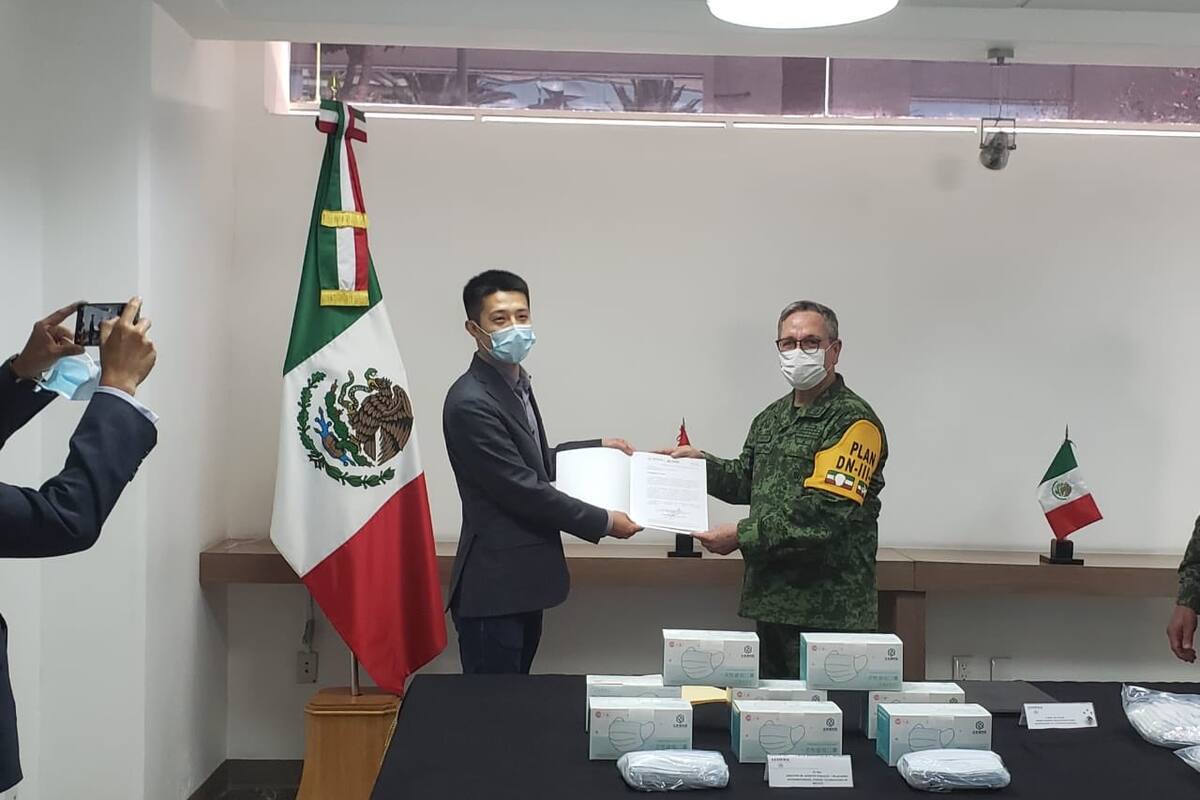 Huawei entrega donación de cubrebocas a Sedena por Covid-19