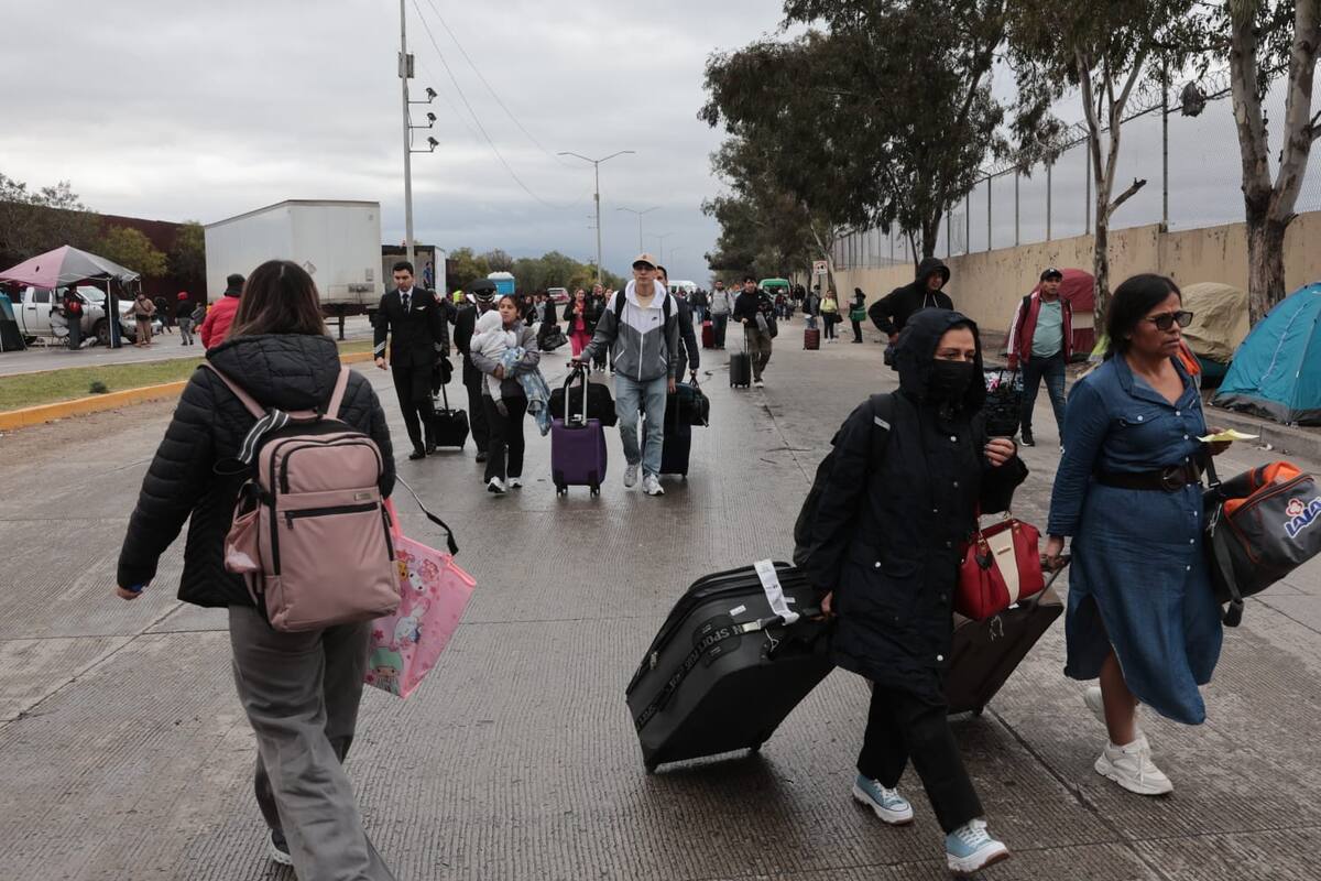 Además del bloqueo, lluvias también afectan a pasajeros