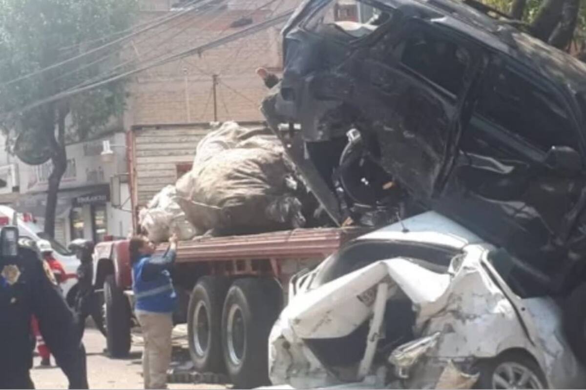 Persecución, balacera y choque deja 3 muertos en CDMX