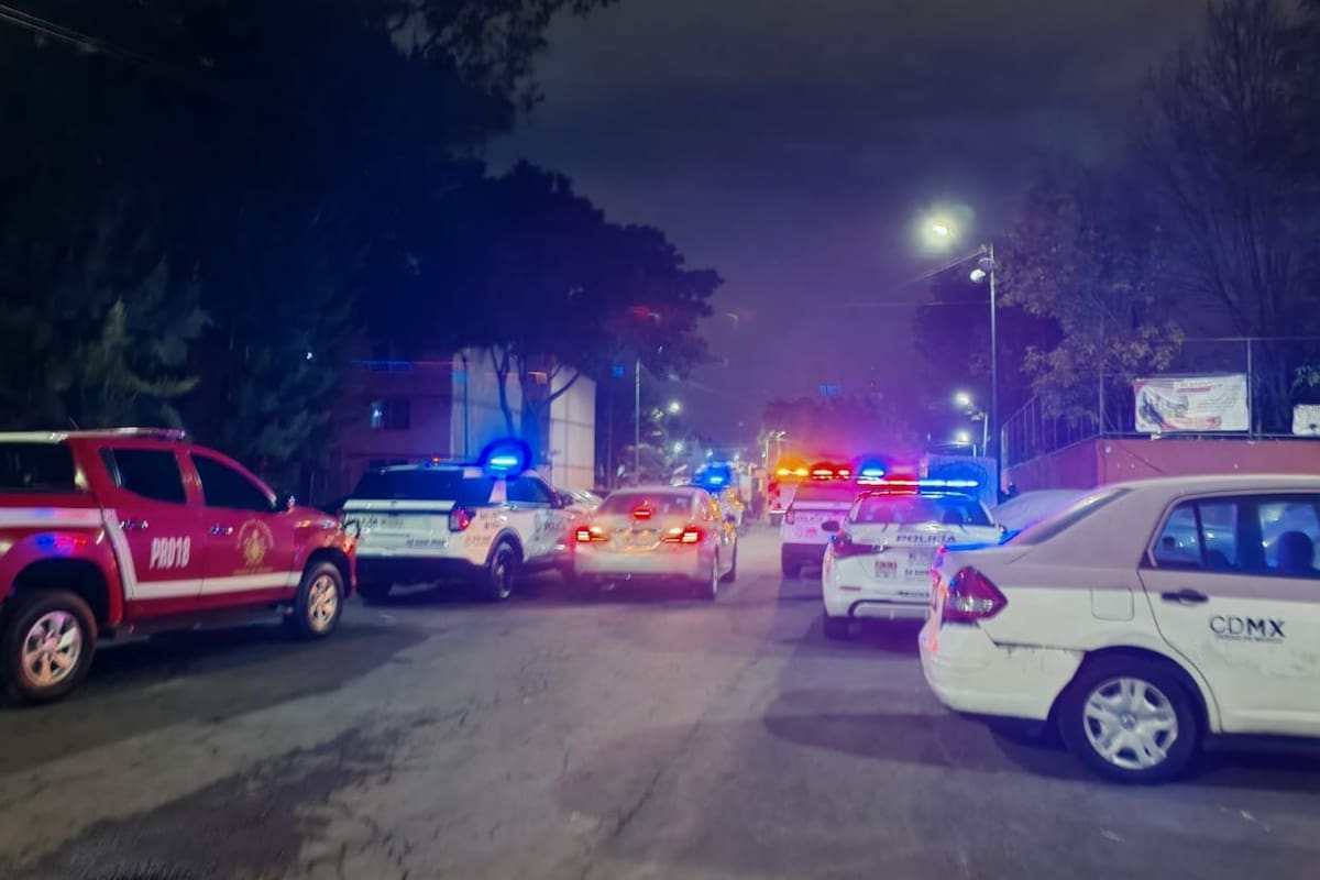 Fuga de gas deja dos personas fallecidas y tres hospitalizadas por intoxicación en unidad habitacional de Iztapalapa