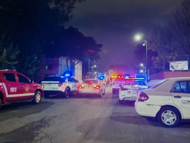 Fuga de gas deja dos personas fallecidas y tres hospitalizadas por intoxicación en unidad habitacional de Iztapalapa