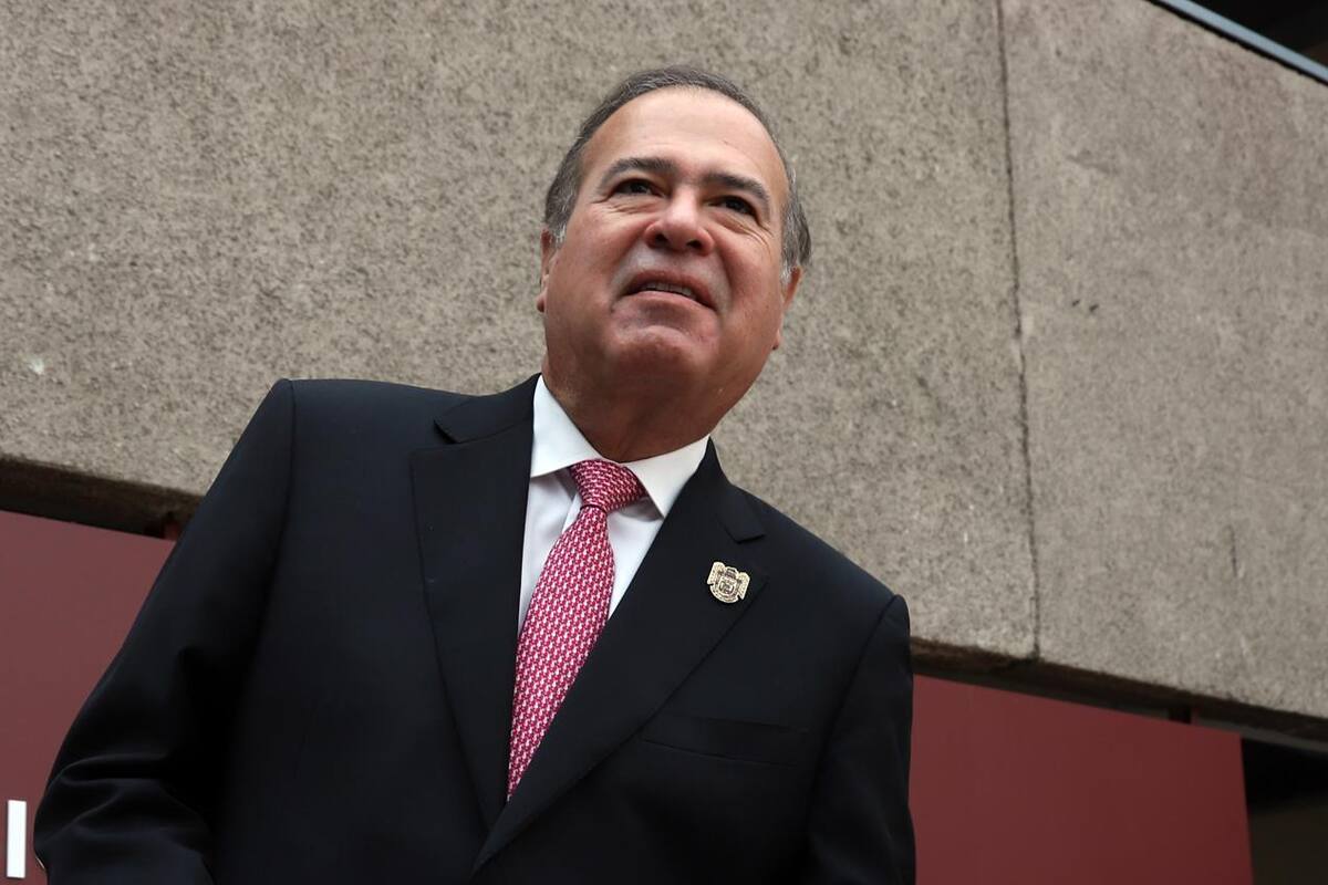 Arturo González Cruz solicita licencia para separarse por tres días del cargo de diputado federal