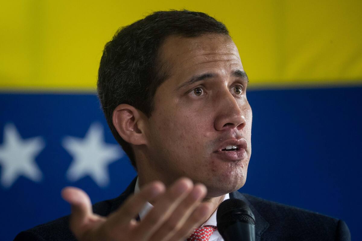 Acusa Guaidó detención de dos elementos de su equipo de seguridad