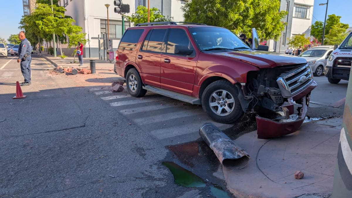 Conductor pierde el control en Hermosillo.