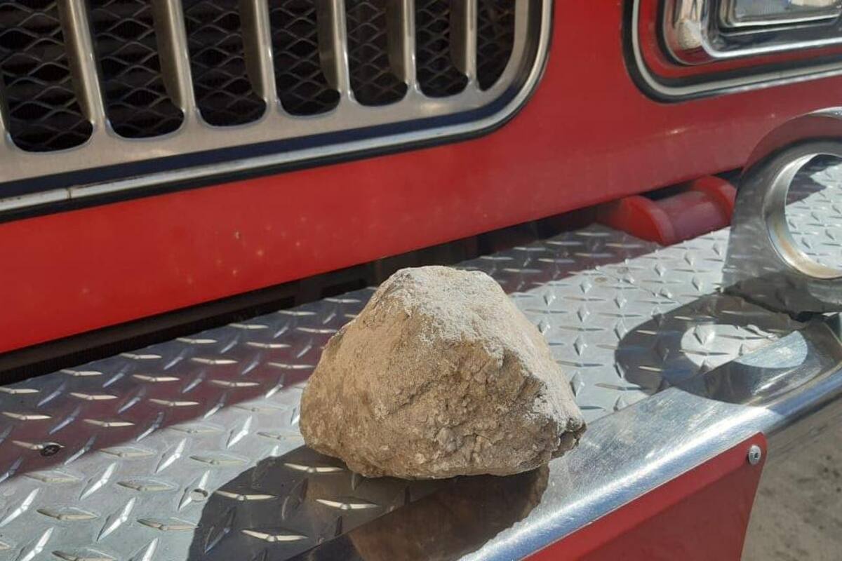 Lanzan piedra a unidad de Bomberos de Hermosillo mientras atendía emergencia