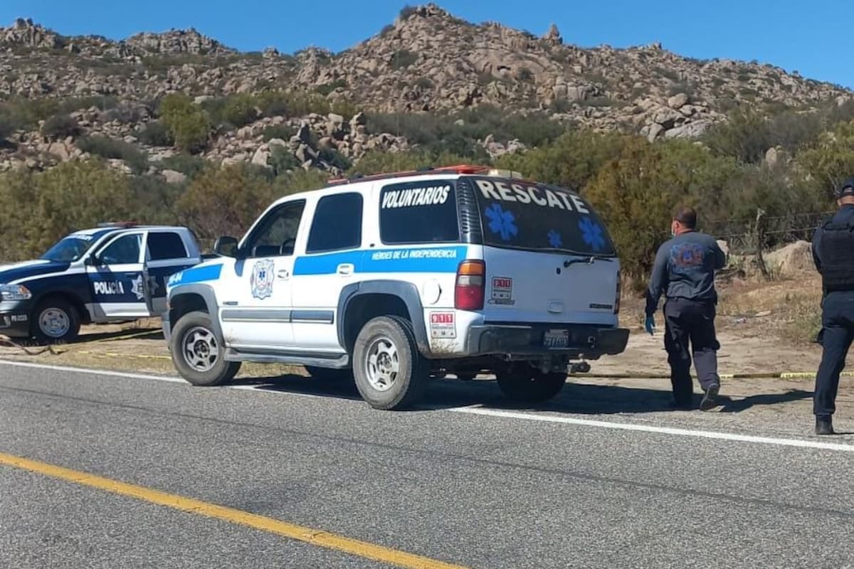 Hallan cuerpo envuelto en cobija en carretera Ensenada–San Felipe
