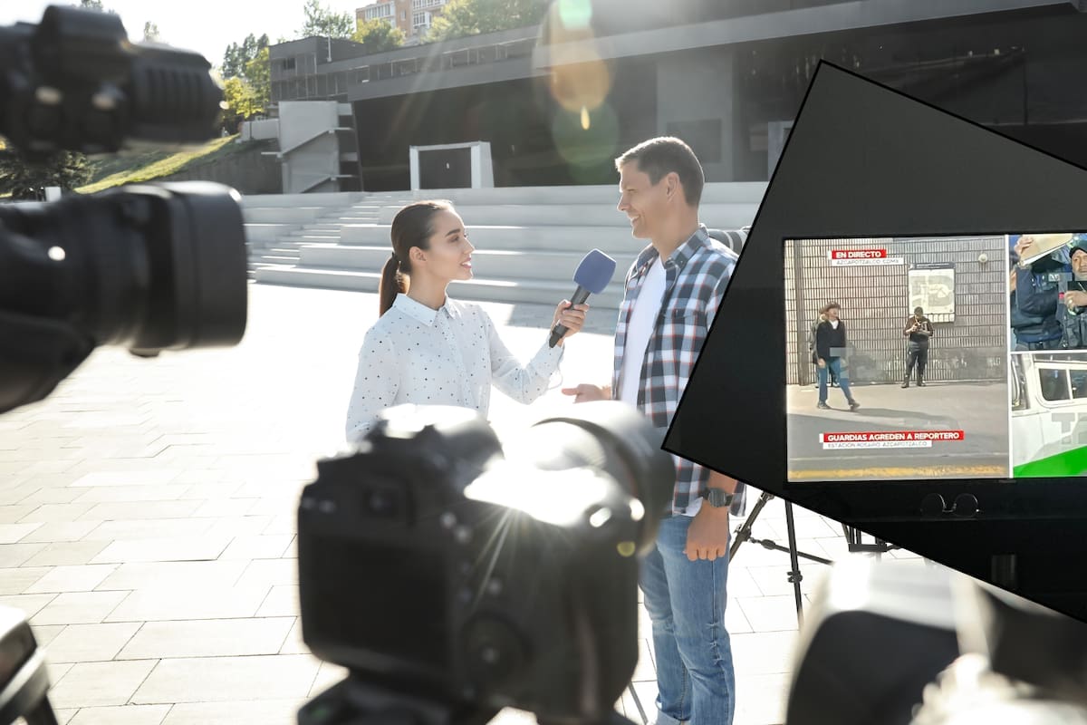 ¿Es ilegal grabar en la vía pública? Esto dice la ley