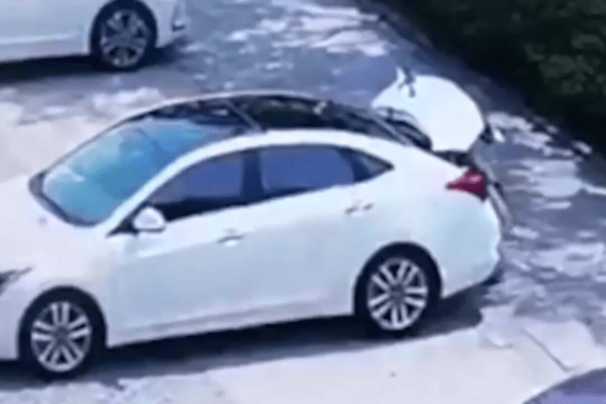 Niño se encierra en cajuela de auto y muere asfixiado