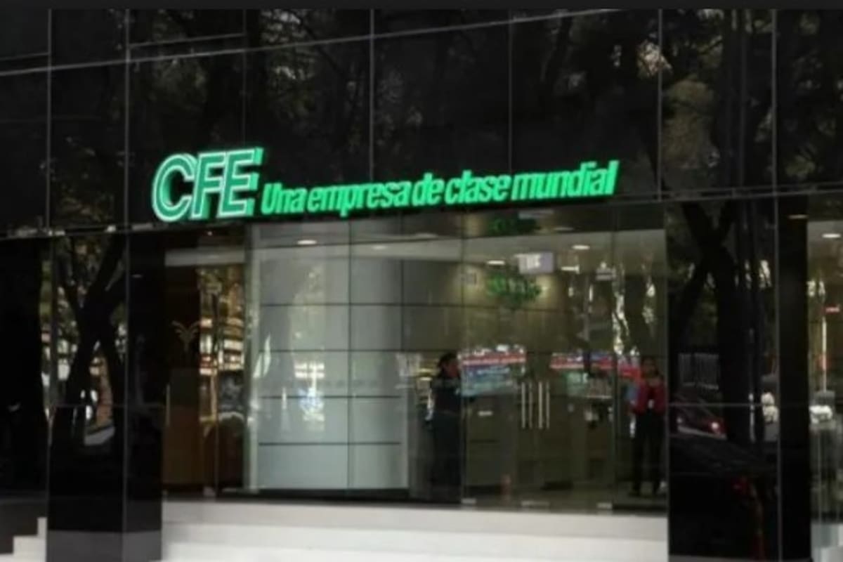 Baja Fitch calificación a CFE luego de hacerlo con Pemex
