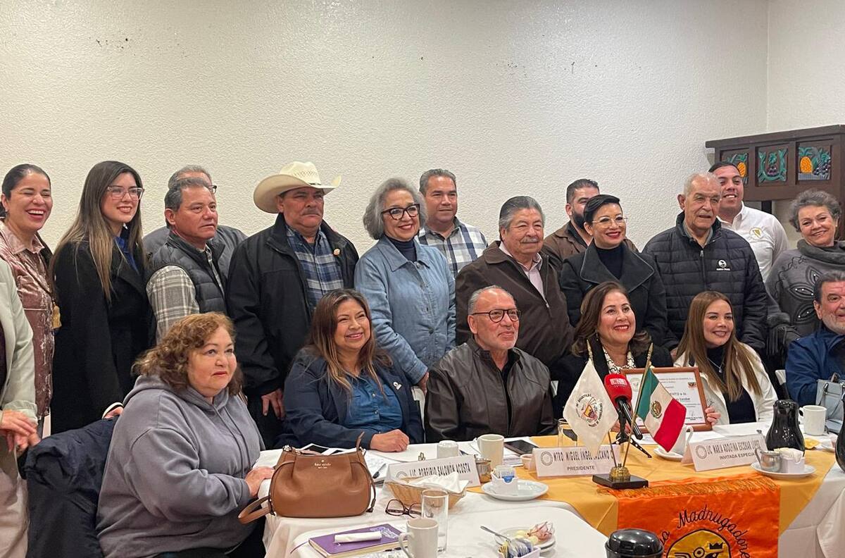 María Adolfina Escobar, presidenta de la Asociación Mexicana de Mujeres Jefas de Empresa (Ammje) en Rosarito, participó en la sesión semanal del Grupo Madrugadores.
