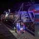 Una niña de 6 años es la única sobreviviente de una familia que viajaba en el accidente en tren al sur de España; quedó huerfana y logró escapar por una ventana rota del vagón en el que viajaba