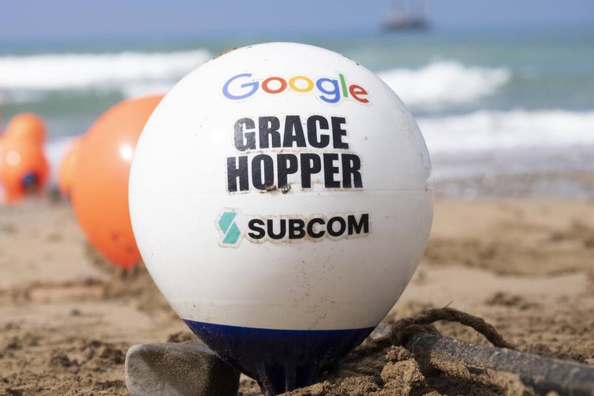 Google finaliza la instalación de un cable submarino que conecta EU, Reino Unido y España