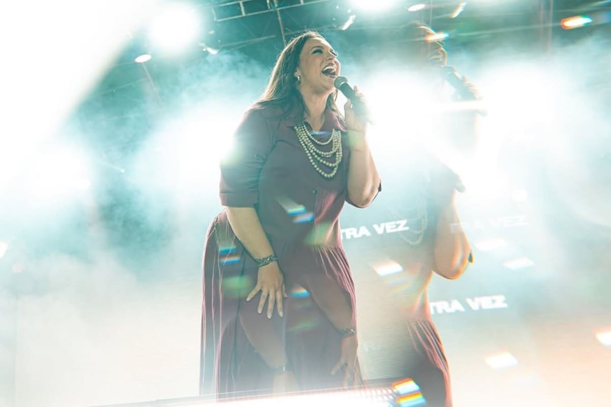 ¿Quién es Christine D’Clario, que se presentará en las Isla de las estrellas en las Fiestas del Sol de Mexicali?