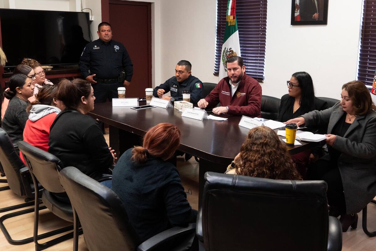 Atiende presidente municipal a ciudadanos afectados por incendio en Cumbres del Rubí
