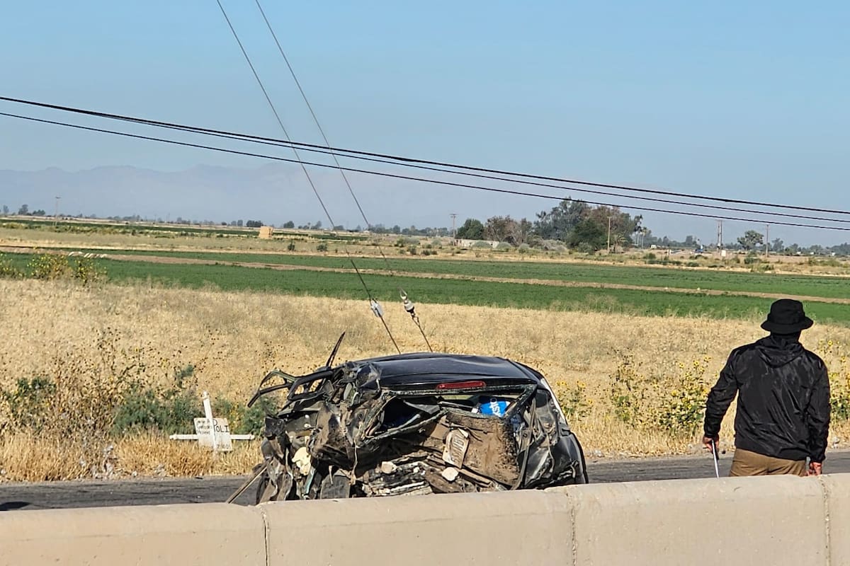 Mueren dos personas tras aparatoso choque en la carretera San Luis-Mexicali