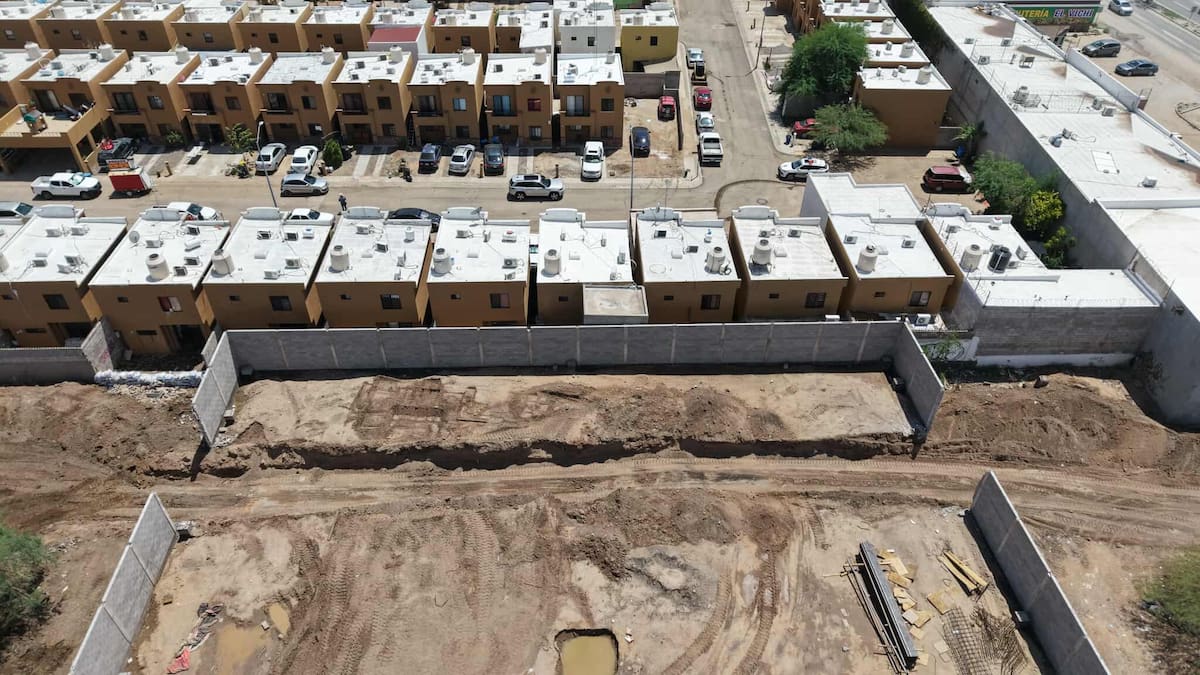 Las lluvias de hace poco más de una semana afectaron n más de 35 viviendas en el fraccionamiento San Lorenzo y sus propietarios se preparan para iniciar un proceso legal para exigir la reparación de daños. FOTO: JULIÁN ORTEGA