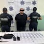 Persigue a ladrones tras robo a su casa y uno termina estrellado contra un domicilio