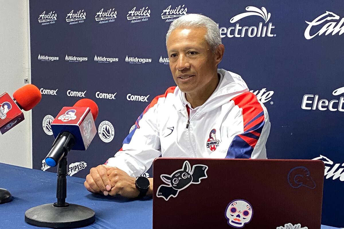 Celebra Roberto Hernández cambio de actitud en jugadores de Cimarrones