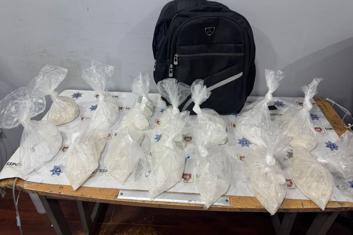 Aseguran siete kilos de cristal en Mercado Hidalgo