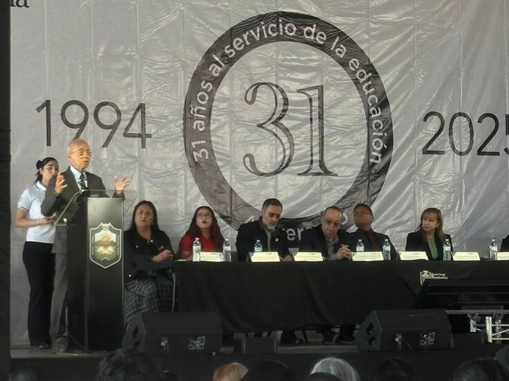 Escuela Normal Fronteriza Tijuana celebra su 31 aniversario y homenajea a su primer director