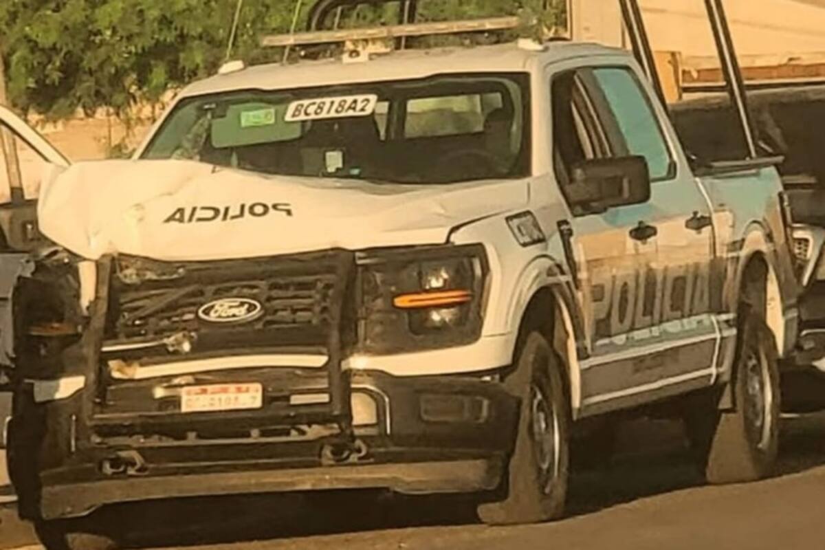 Choca patrulla municipal contra camión de transporte urbano