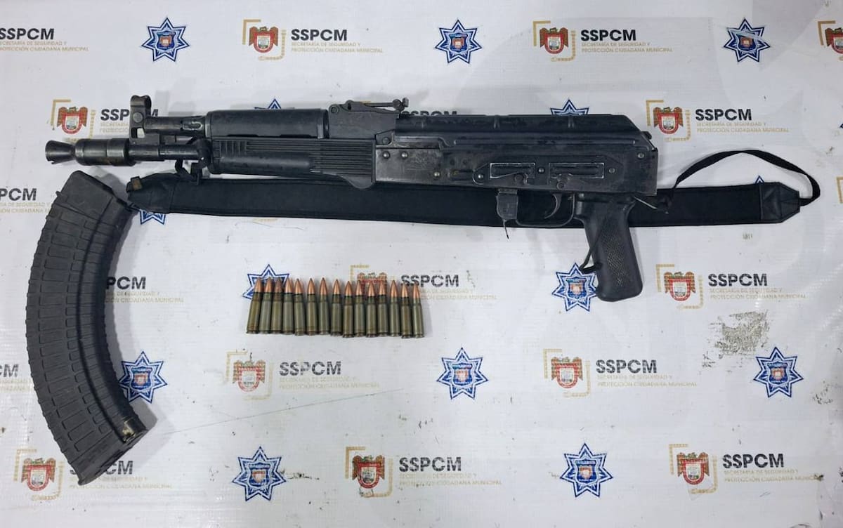 Arma larga tipo fusil, calibre 7.62x39